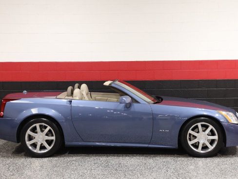 Used 2005 Cadillac XLR RWD image 7