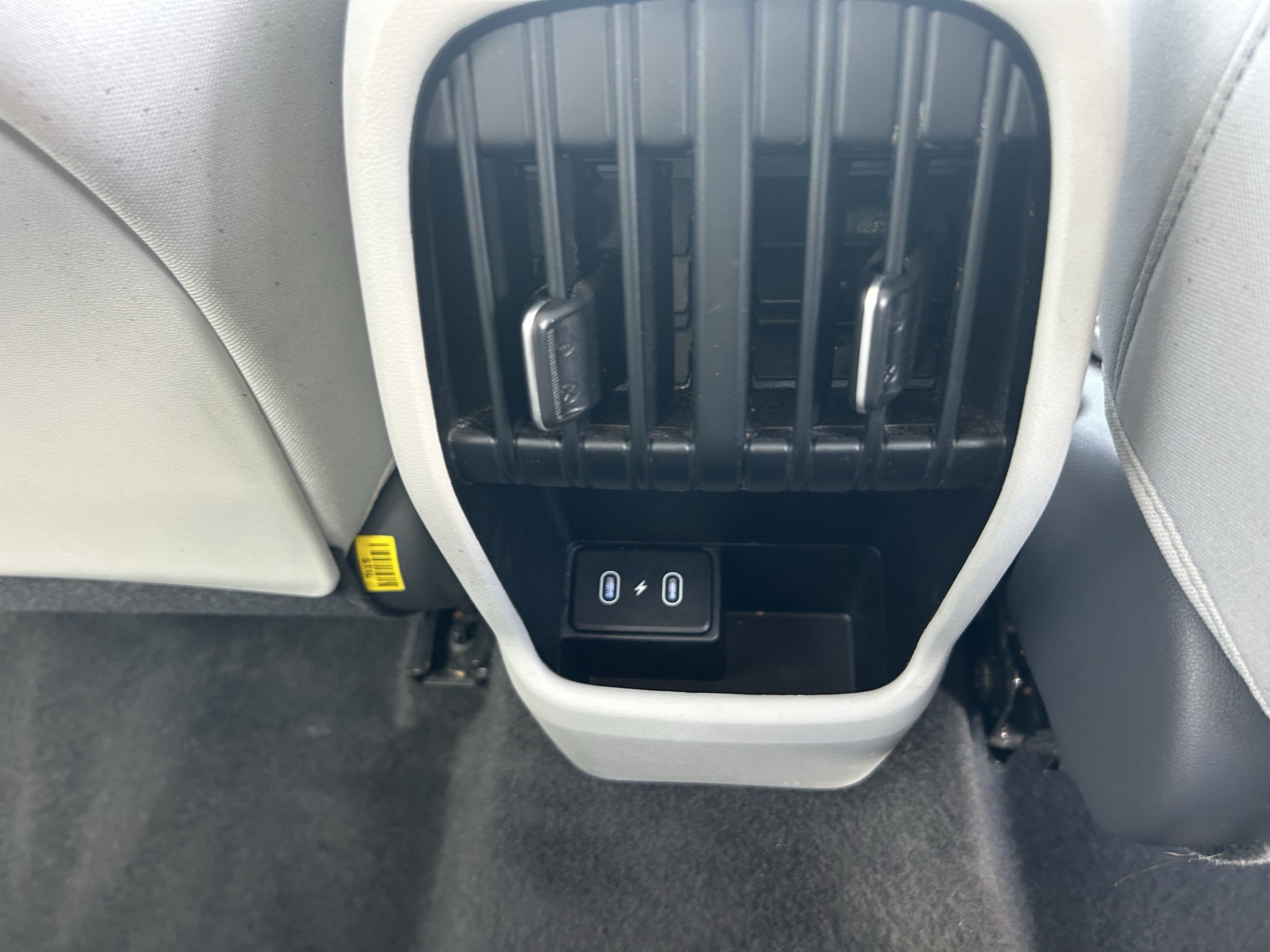 Used 2025 Hyundai Kona SEL FWD image 15