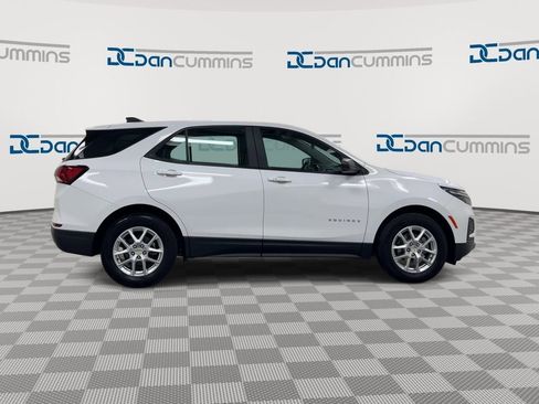 Used 2024 Chevrolet Equinox LS FWD image 9