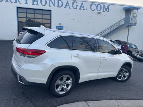 Used 2017 Toyota Highlander Limited image 11