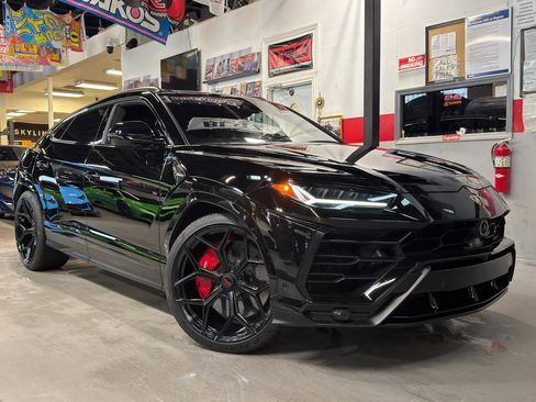 Used 2019 Lamborghini Urus image 1