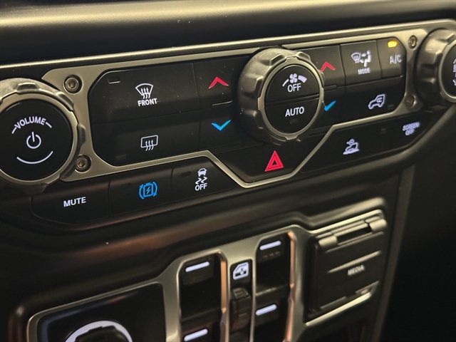 Used 2023 Jeep Wrangler Unlimited Sahara AWD/4WD image 35