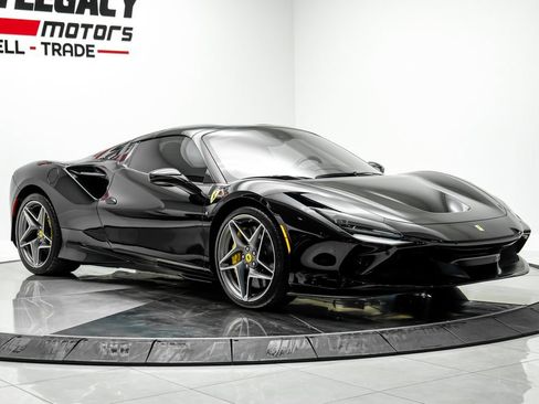 Used 2023 Ferrari F8 Tributo RWD image 4