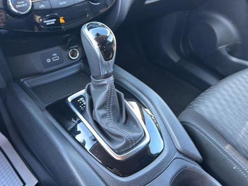 Used 2020 Nissan Rogue SV image 24