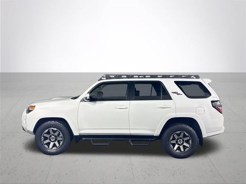 Used 2021 Toyota 4Runner TRD Off-Road AWD/4WD image 9