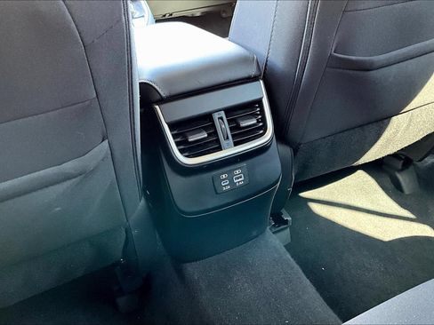 Used 2023 Subaru Outback Premium AWD/4WD image 12
