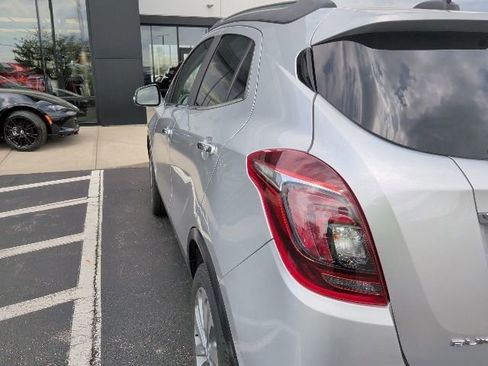 Used 2018 Buick Encore Preferred AWD/4WD image 4