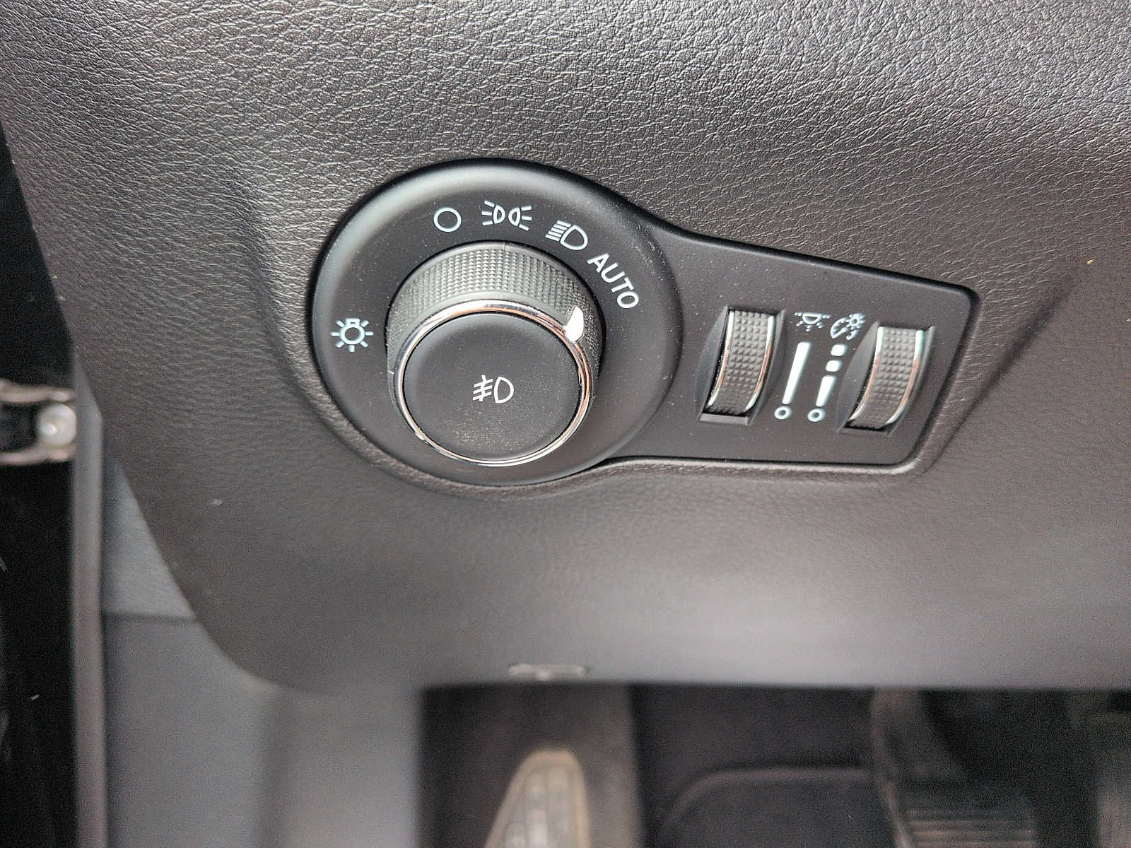 Used 2023 Jeep Compass Limited AWD/4WD image 15