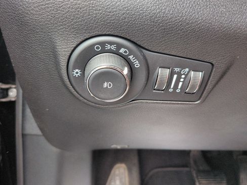 Used 2023 Jeep Compass Limited AWD/4WD image 15