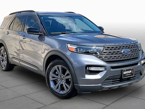 Used 2022 Ford Explorer XLT w/ Equipment Group 202A RWD image 5