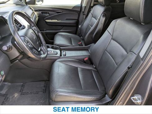 Used 2017 Honda Pilot Touring image 20