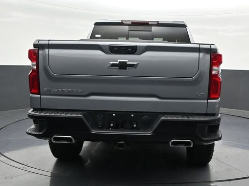 Used 2024 Chevrolet Silverado 1500 LT Trail Boss w/ Convenience Package II AWD/4WD image 4