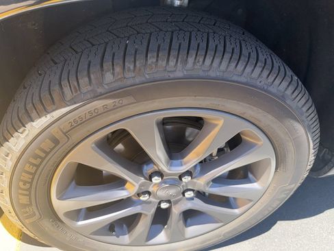 Used 2019 Jeep Grand Cherokee High Altitude RWD image 8