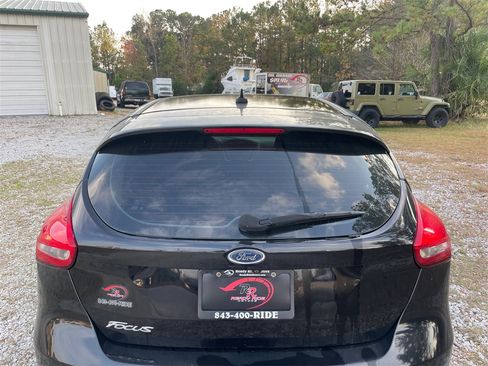 Used 2018 Ford Focus SEL image 32