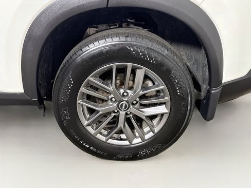 Used 2023 Nissan Rogue S AWD/4WD image 24