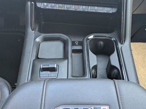 Used 2024 GMC Sierra 2500 AT4 w/ Technology Package AWD/4WD image 21