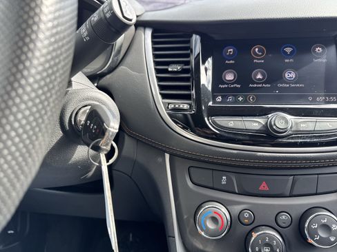 Used 2022 Chevrolet Trax LS w/ Tint and Cruise Package image 17