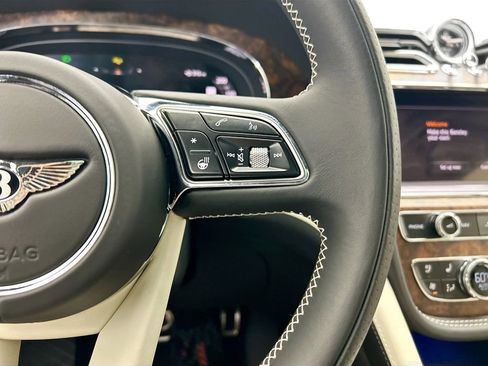 Used 2025 Bentley Bentayga Extended Wheelbase image 12