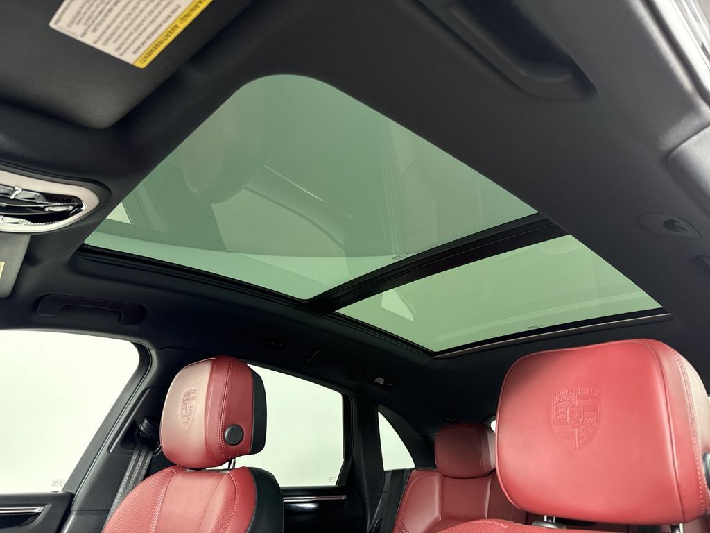 Certified 2023 Porsche Macan AWD/4WD image 41