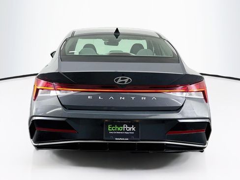 Used 2025 Hyundai Elantra SEL FWD image 7
