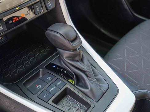 Used 2023 Toyota RAV4 XLE w/ Convenience Package FWD image 23