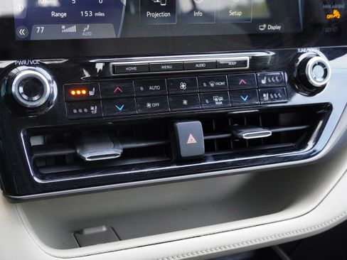 Used 2022 Toyota Highlander Limited image 29