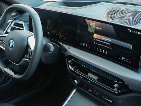 Certified 2025 BMW i4 xDrive40i w/ Premium Package image 10