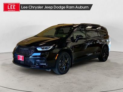 New 2026 Chrysler Pacifica Limited