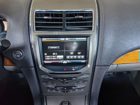 Used 2013 Lincoln MKX FWD image 7