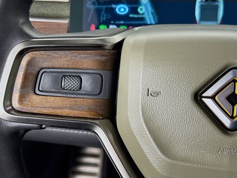 Used 2022 Rivian R1T Launch Edition image 13