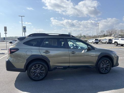 Used 2025 Subaru Outback Onyx Edition image 8