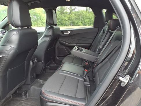 Used 2023 Ford Escape ST-Line w/ Tech Pack #1 AWD/4WD image 9