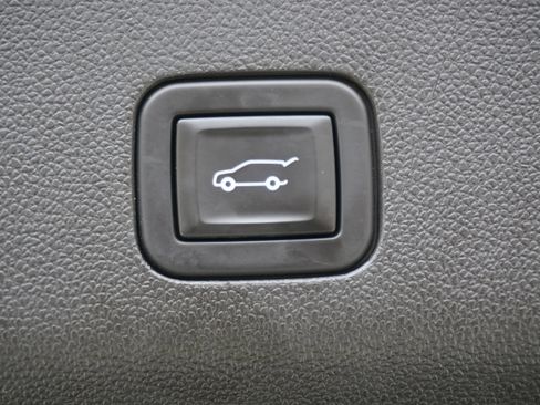 Used 2021 Cadillac Escalade Sport w/ Driver Assist Tech Package image 35