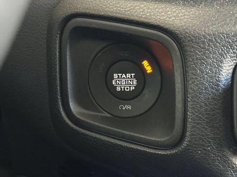 Used 2025 Jeep Wrangler Unlimited Sport AWD/4WD image 32
