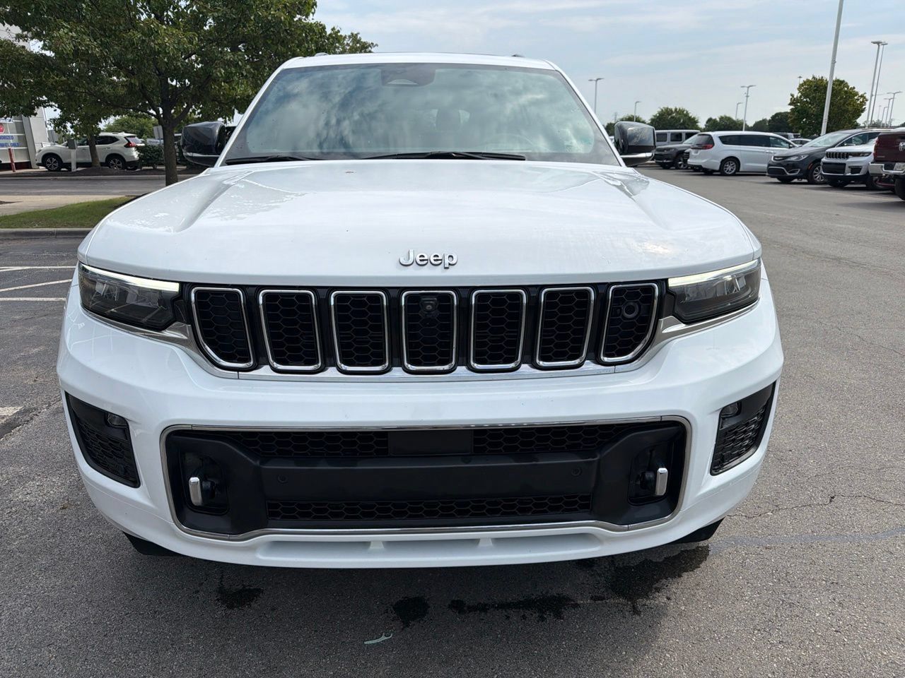 Used 2022 Jeep Grand Cherokee L Overland w/ Advanced Protech Group III AWD/4WD image 2