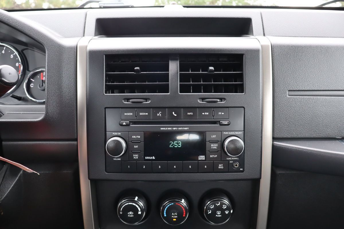 Used 2012 Jeep Liberty Sport w/ Driver Convenience Group AWD/4WD image 35