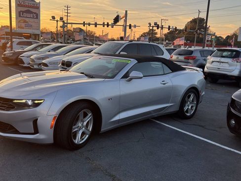 Used 2019 Chevrolet Camaro LT RWD image 13