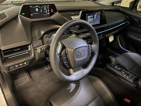 New 2026 Toyota Prius Plug-In Hybrid FWD image 10