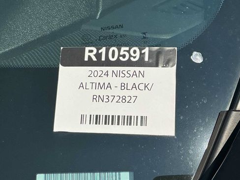 Used 2024 Nissan Altima 2.5 SV AWD/4WD image 32