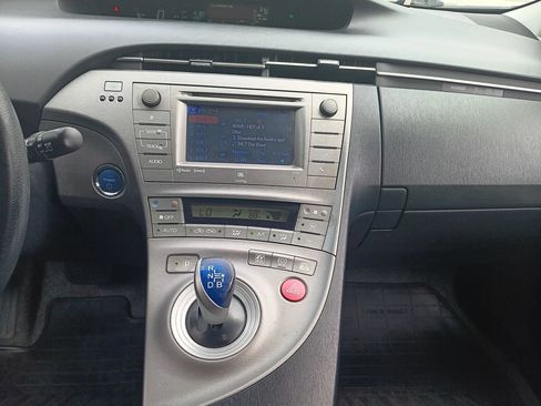 Used 2014 Toyota Prius Four FWD image 16