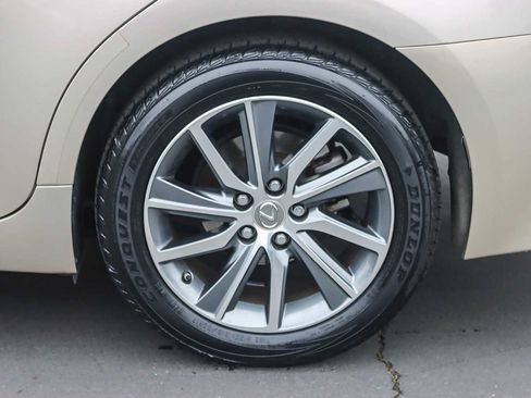 Used 2016 Lexus ES 300h image 10