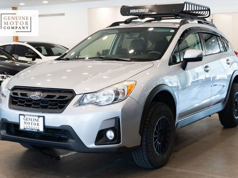 Used 2017 Subaru Crosstrek 2.0i Limited w/ Popular Package #2 AWD/4WD image 1