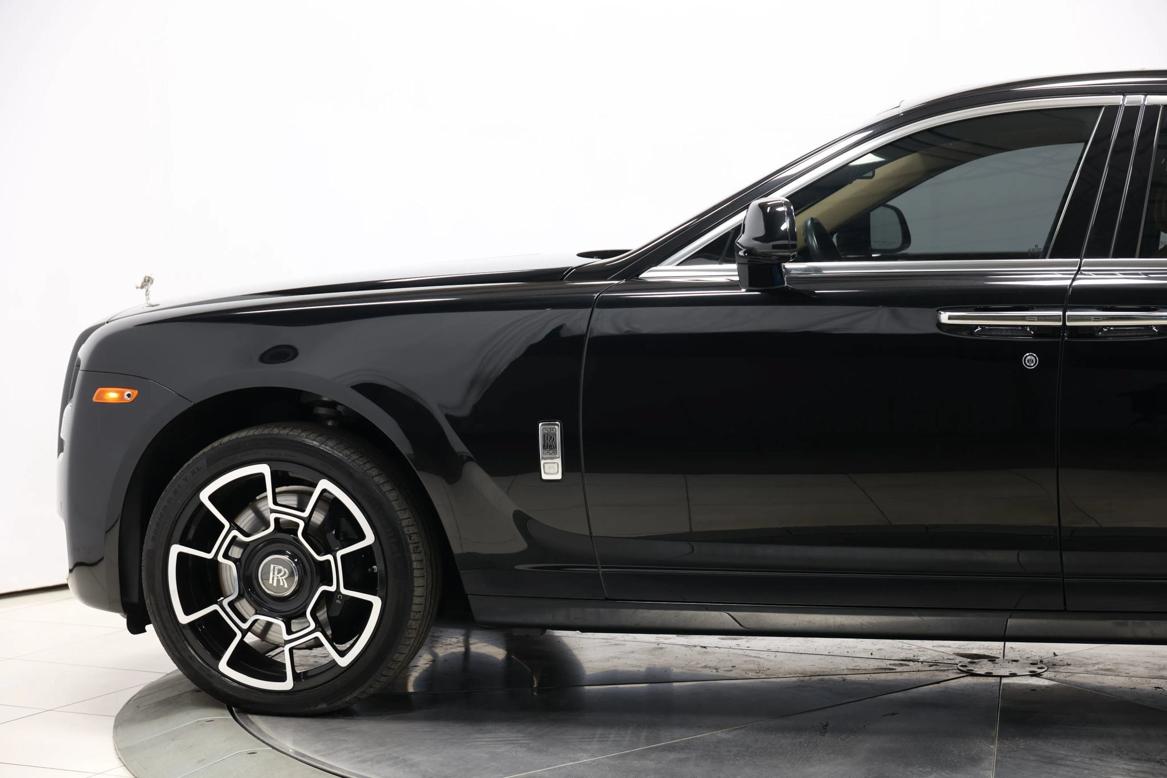 Used 2015 Rolls-Royce Ghost RWD image 9
