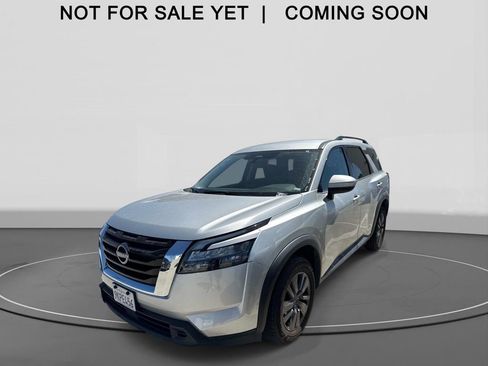 Used 2024 Nissan Pathfinder SV FWD image 1