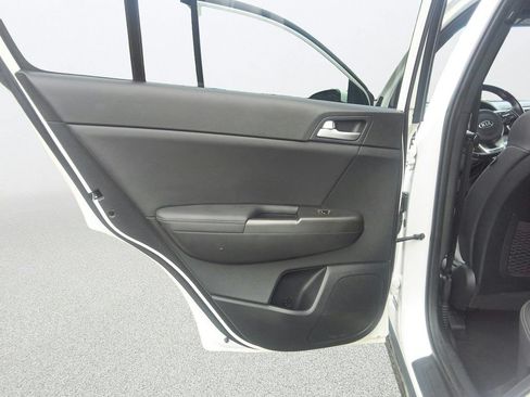 Used 2020 Kia Sportage S w/ S Sunroof Package AWD/4WD image 31