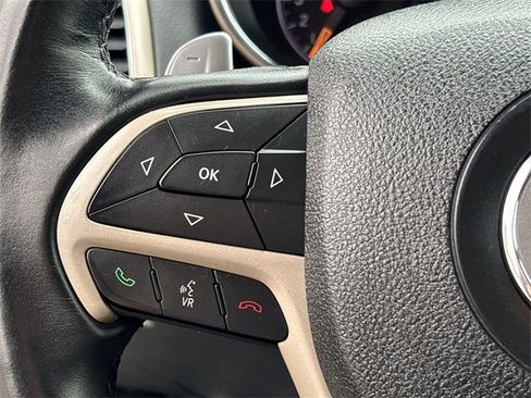 Used 2017 Jeep Grand Cherokee Laredo w/ Quick Order Package 23E image 22