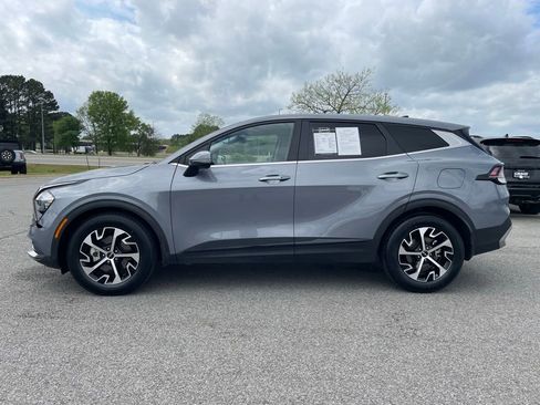 Used 2023 Kia Sportage EX image 4