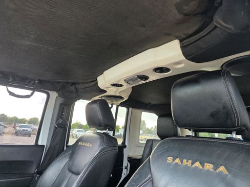 Used 2013 Jeep Wrangler Unlimited Sahara w/ Connectivity Group AWD/4WD image 16