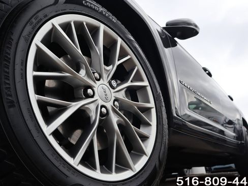 Used 2023 Jeep Grand Cherokee L Summit image 9