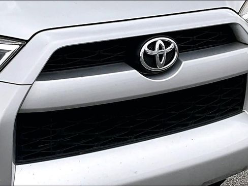 Used 2016 Toyota 4Runner SR5 Premium image 28